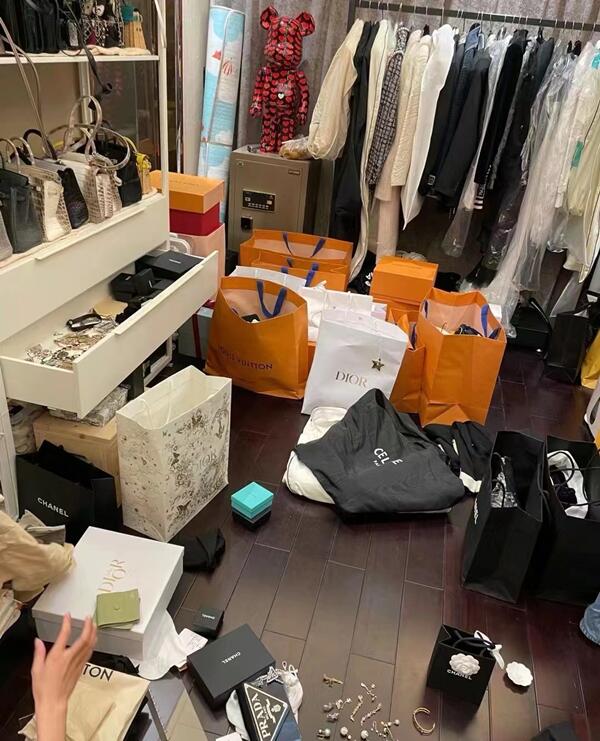 阿里革吉县回收顶奢鞋服